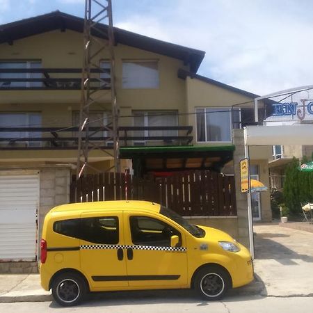 גולדן סנדס Enjoy Guest House מראה חיצוני תמונה
