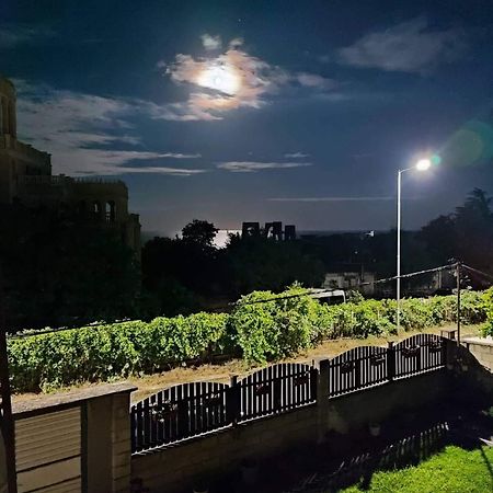 גולדן סנדס Enjoy Guest House מראה חיצוני תמונה
