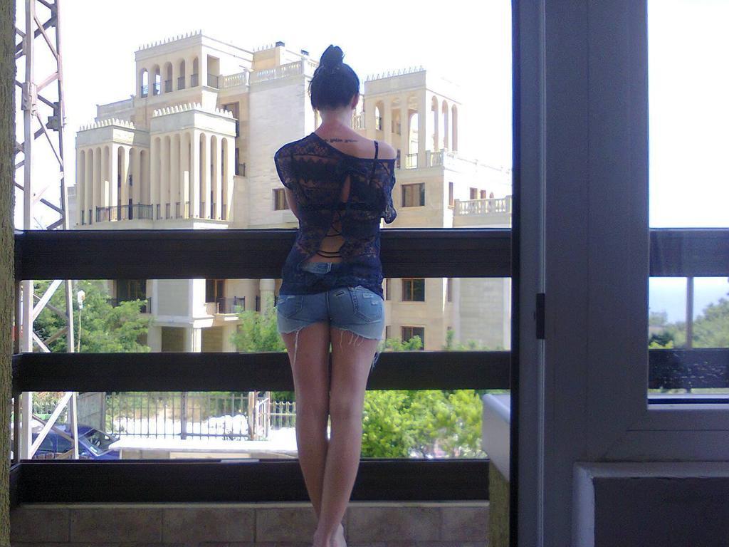 גולדן סנדס Enjoy Guest House חדר תמונה